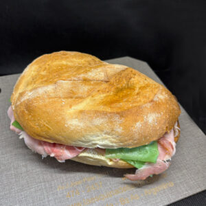 SANDWICH DE PATA AHUMADA